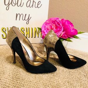Beautiful black with gold  Steve Madden Heels